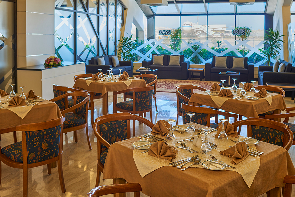 Dining & Entertainment